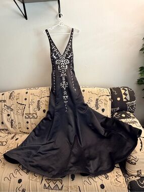 Morgan & Co Black Silver Beaded Mermaid Prom Gown Corset Back 13/14